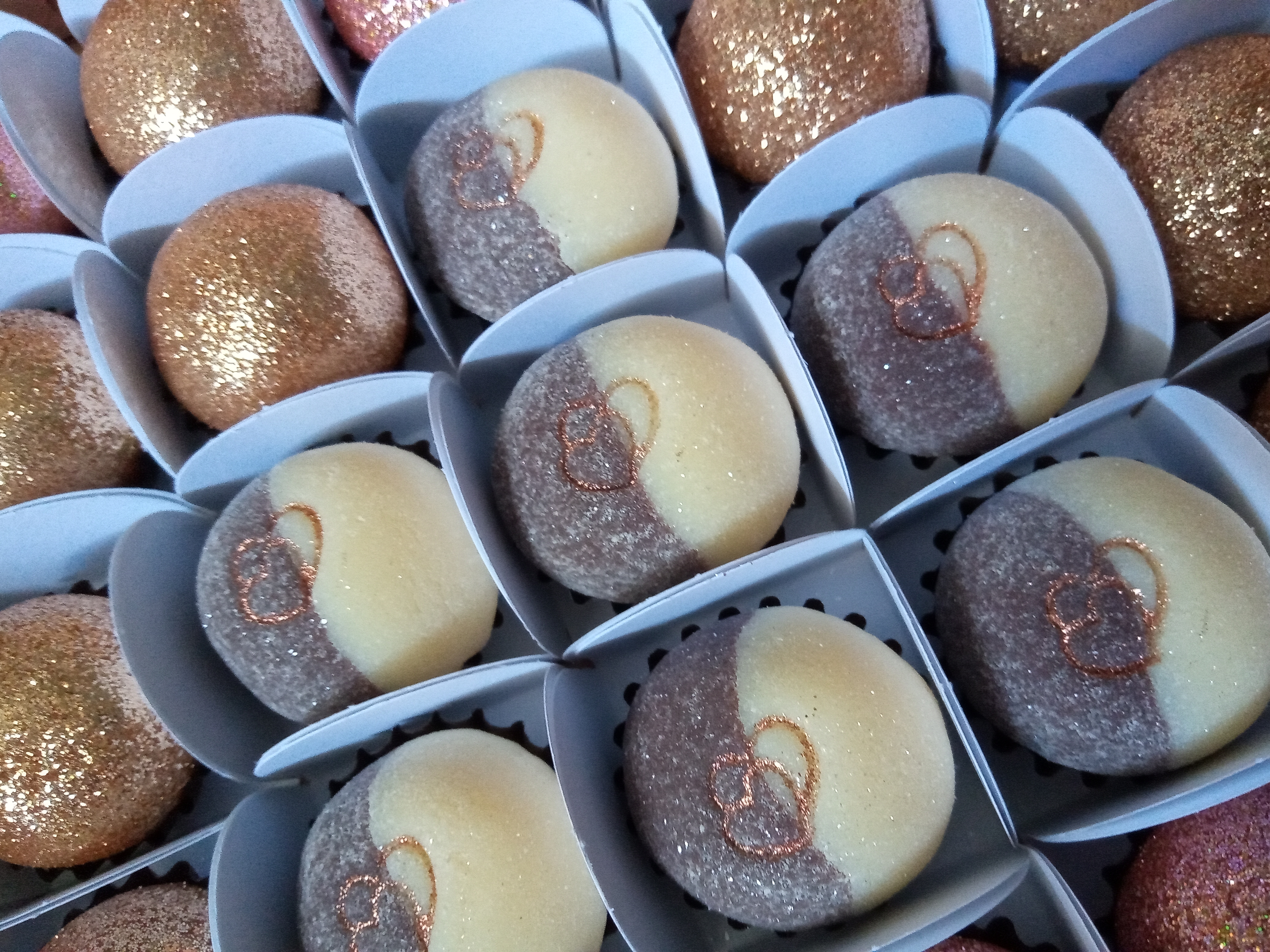 Doces finos metalizados casadinho