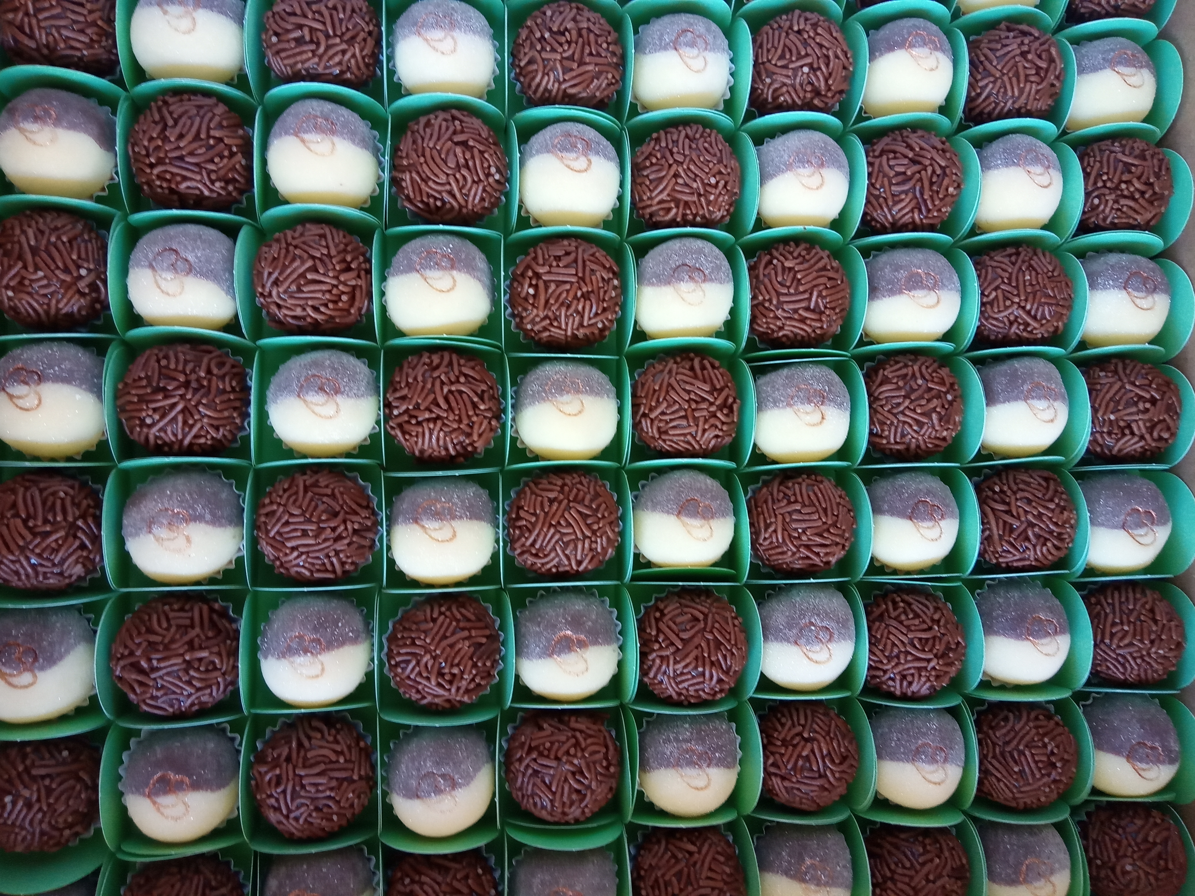 Docinhos em forminhas verdes
