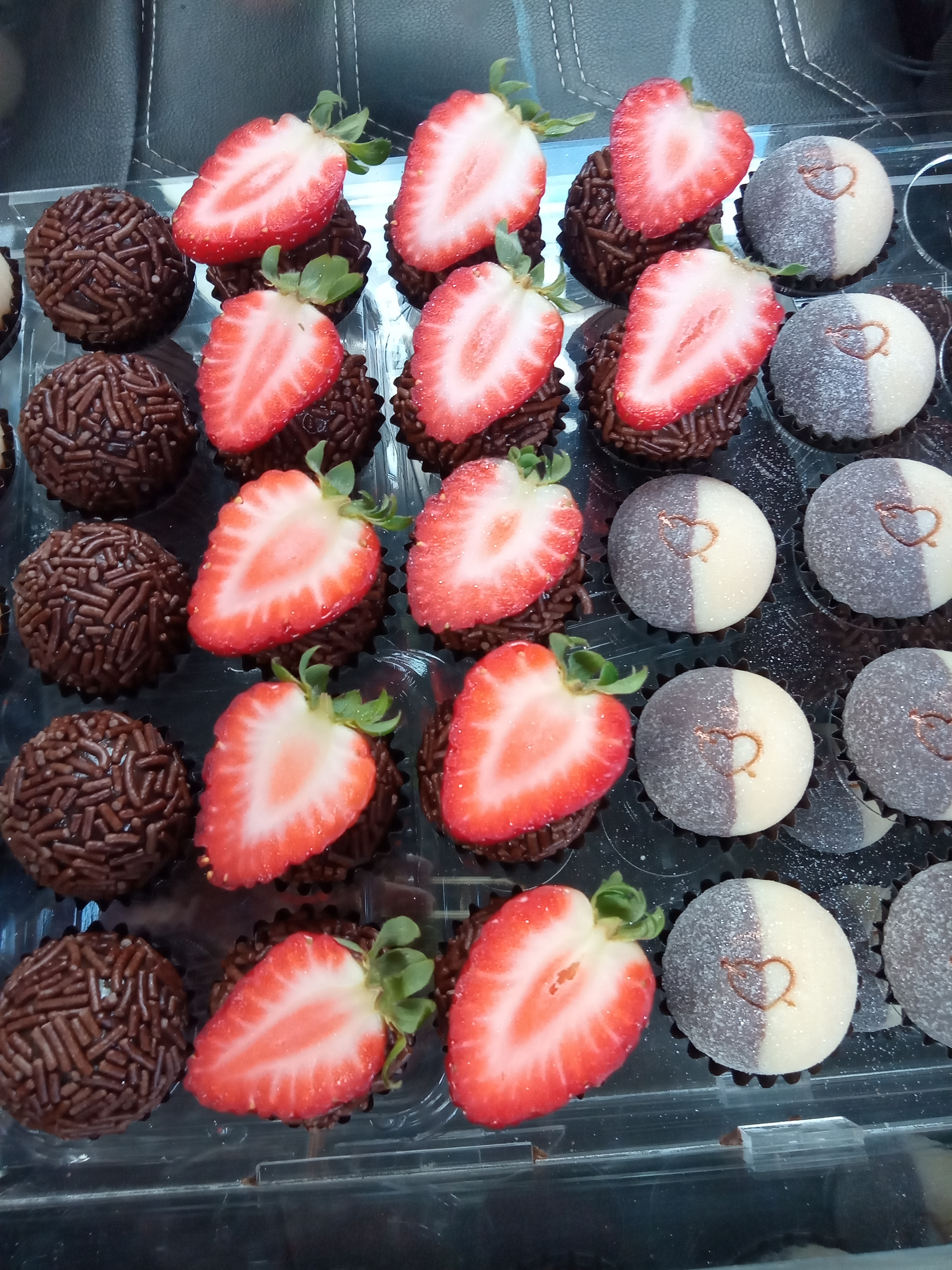Morangos e brigadeiros